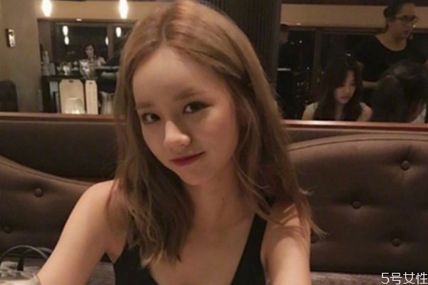 淺色系發(fā)色有哪些 顯白的淺色系發(fā)色 淺色系發(fā)色有哪些 顯白的淺色系發(fā)色