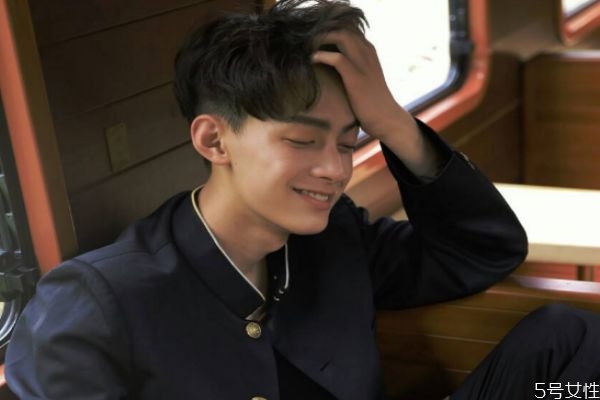 第一次約會(huì)女生帶閨蜜是為什么 約會(huì)女生帶閨蜜什么意思 第一次約會(huì)女生帶閨蜜是為什么 約會(huì)女生帶閨蜜什么意思