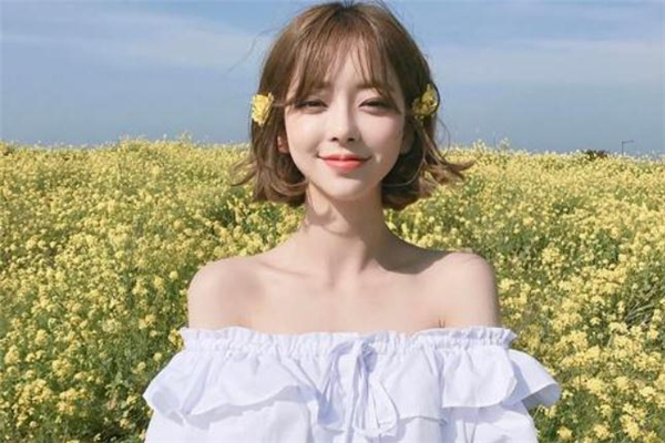 女人的衣服怎么會(huì)香 為什么女人穿過(guò)的衣服是香的 女人的衣服怎么會(huì)香 為什么女人穿過(guò)的衣服是香的