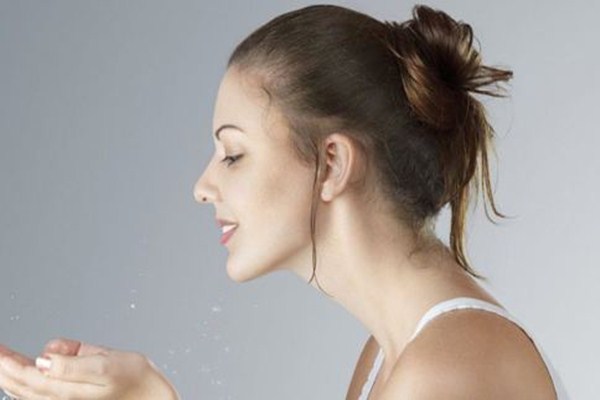 磨砂膏和去角質(zhì)有什么區(qū)別 臉部去角質(zhì)的最佳方法 磨砂膏和去角質(zhì)有什么區(qū)別 臉部去角質(zhì)的最佳方法