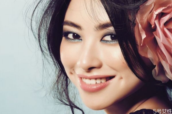 什么是酒窩成形術(shù)呢 酒窩成形術(shù)有用嗎 什么是酒窩成形術(shù)呢 酒窩成形術(shù)有用嗎