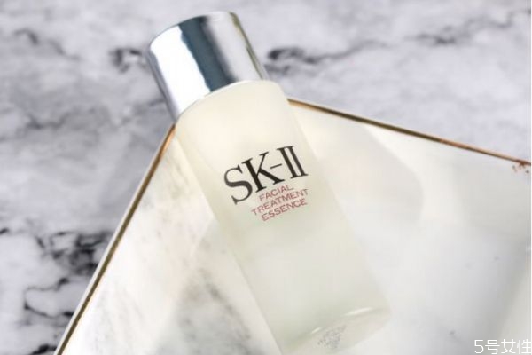 皮膚缺水的原因有哪些 皮膚缺水是什么導(dǎo)致的 皮膚缺水的原因有哪些 皮膚缺水是什么導(dǎo)致的