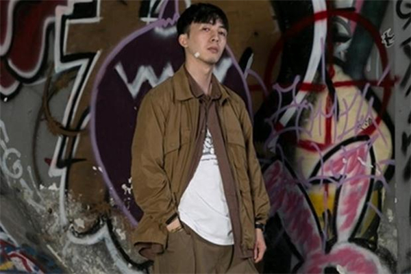 男生秋天穿什么夾克好看 男生秋季夾克搭配圖片 男生秋天穿什么夾克好看 男生秋季夾克搭配圖片