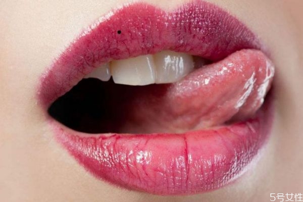 漂唇怎么做 漂唇的方法與步驟 漂唇怎么做 漂唇的方法與步驟