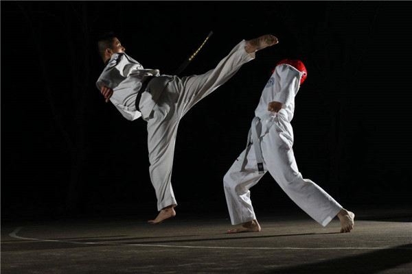 練跆拳道為什么要光著腳 哪些人不適合練跆拳道 練跆拳道為什么要光著腳 哪些人不適合練跆拳道