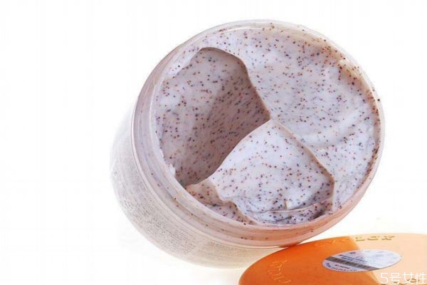 磨砂膏可以用臉上嗎 使用面部磨砂膏的注意事項(xiàng)