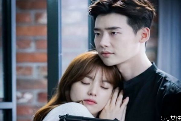 第一次約會(huì)怎么不尷尬 第一次約會(huì)如何找話題 第一次約會(huì)怎么不尷尬 第一次約會(huì)如何找話題