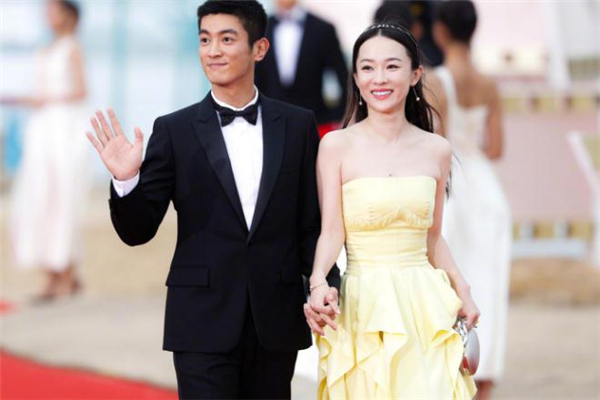 女孩子應(yīng)該主動表白嗎 女生主動表白好嗎 女孩子應(yīng)該主動表白嗎 女生主動表白好嗎