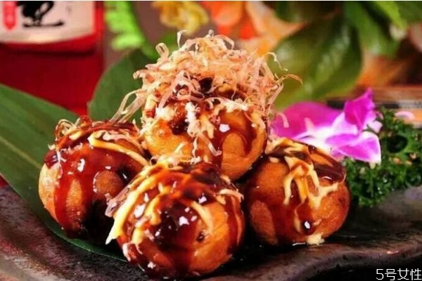 章魚燒是一種什么食物呢 章魚燒應(yīng)該怎么做呢 章魚燒是一種什么食物呢 章魚燒應(yīng)該怎么做呢