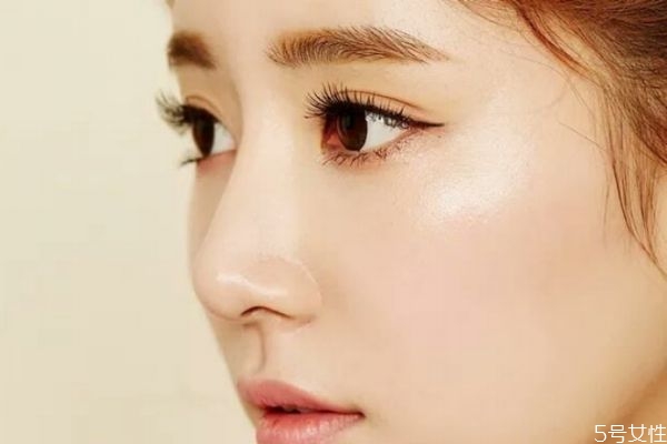 假睫毛貼多了會怎么樣 貼假睫毛有害嗎 假睫毛貼多了會怎么樣 貼假睫毛有害嗎