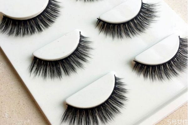 不會貼假睫毛怎么辦 3種假睫毛的貼法 不會貼假睫毛怎么辦 3種假睫毛的貼法