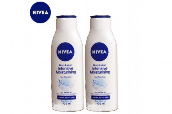 身上長痘痘還能擦身體乳嗎 教你身體乳怎么選 身上長痘痘還能擦身體乳嗎 教你身體乳怎么選