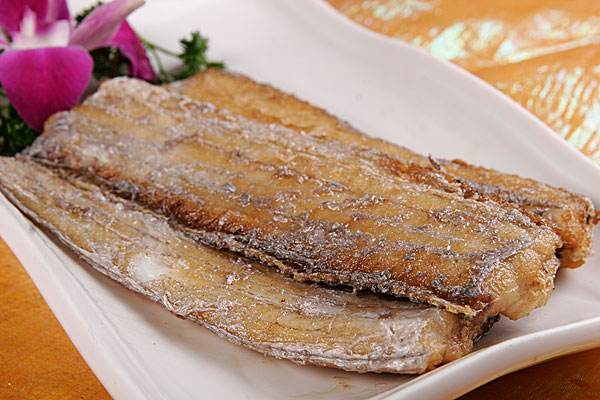 黑眼帶魚(yú)和黃眼帶魚(yú)哪個(gè)好 黑眼帶魚(yú)和黃眼帶魚(yú)有什么區(qū)別 黑眼帶魚(yú)和黃眼帶魚(yú)哪個(gè)好 黑眼帶魚(yú)和黃眼帶魚(yú)有什么區(qū)別