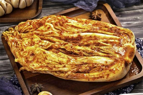 泡菜泡出來太酸是什么原因 泡菜太酸了放點什么好