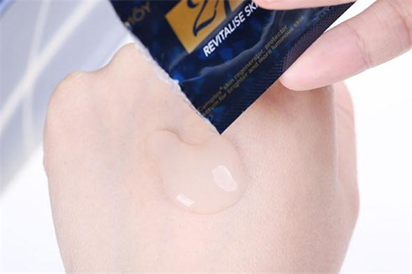 cemoy21天精華怎么樣 21天極光晚安精華真的好用嗎 cemoy21天精華怎么樣 21天極光晚安精華真的好用嗎