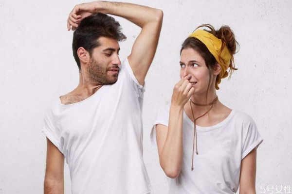 半月清和西施露哪個(gè)好 半月清可以止汗嗎