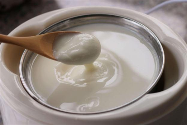 胃脹氣可以喝酸奶嗎 胃脹氣喝酸奶有用嗎 胃脹氣可以喝酸奶嗎 胃脹氣喝酸奶有用嗎