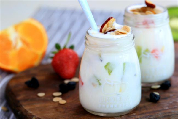 胃脹氣可以喝酸奶嗎 胃脹氣喝酸奶有用嗎 胃脹氣可以喝酸奶嗎 胃脹氣喝酸奶有用嗎