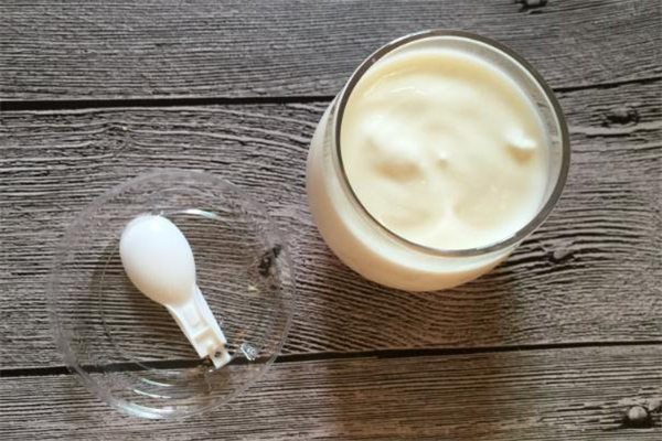 胃脹氣可以喝酸奶嗎 胃脹氣喝酸奶有用嗎 胃脹氣可以喝酸奶嗎 胃脹氣喝酸奶有用嗎