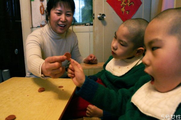 造成腦癱的原因有什么呢 為什么會患腦癱呢 造成腦癱的原因有什么呢 為什么會患腦癱呢