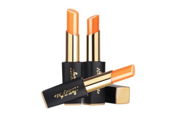 變色唇膏是根據(jù)什么變色的 如何正確使用變色唇膏 變色唇膏是根據(jù)什么變色的 如何正確使用變色唇膏