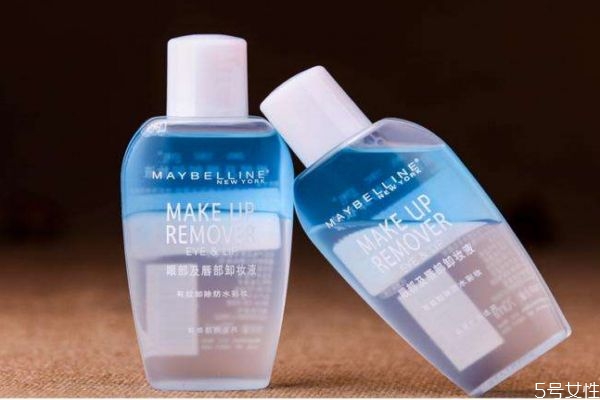 如何選擇卸妝水呢 卸妝水的重要性有什么呢 如何選擇卸妝水呢 卸妝水的重要性有什么呢