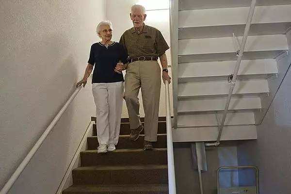 髕骨軟化是什么原因引起的 髕骨軟化癥能貼膏藥嗎 髕骨軟化是什么原因引起的 髕骨軟化癥能貼膏藥嗎