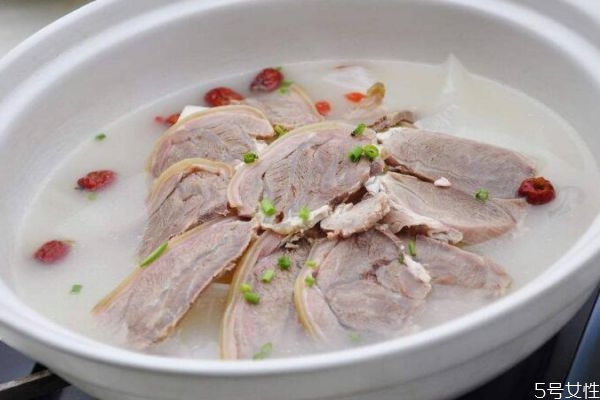 什么是喝羊肉湯最好呢 羊肉湯可以天天喝嗎 什么是喝羊肉湯最好呢 羊肉湯可以天天喝嗎