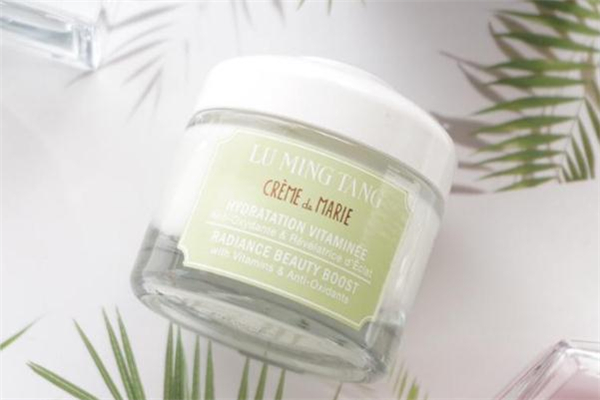 露茗堂唇膜怎么樣 露茗堂唇膜玫瑰和茉莉的區(qū)別 露茗堂唇膜怎么樣 露茗堂唇膜玫瑰和茉莉的區(qū)別