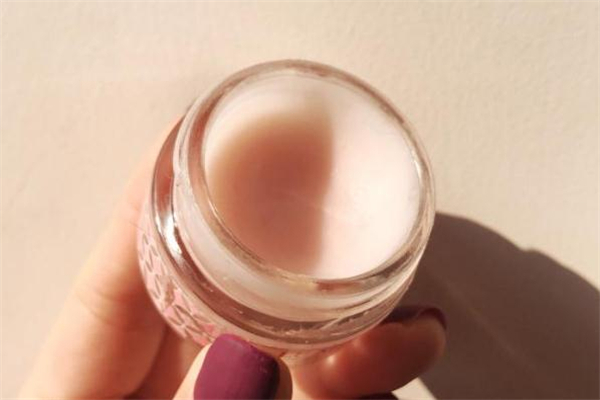 露茗堂唇膜能每天涂嗎 露茗堂唇膜唇炎能用嗎 露茗堂唇膜能每天涂嗎 露茗堂唇膜唇炎能用嗎