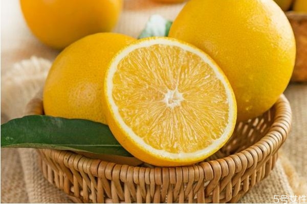 冰糖橙為什么賣不過(guò)臍橙 冰糖橙和臍橙哪個(gè)甜 冰糖橙為什么賣不過(guò)臍橙 冰糖橙和臍橙哪個(gè)甜