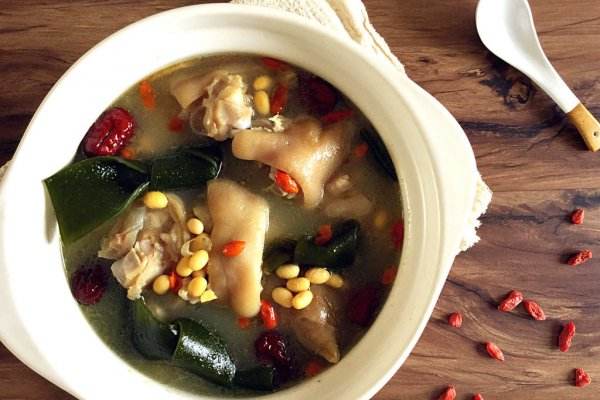 豬腳燉海帶怎么做好吃 豬腳燉海帶有什么作用 豬腳燉海帶怎么做好吃 豬腳燉海帶有什么作用