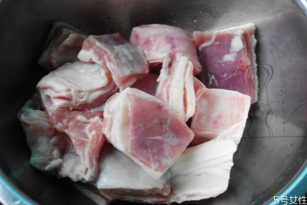 羊肉湯可以放姜嗎 當然可以 羊肉湯可以放姜嗎 當然可以