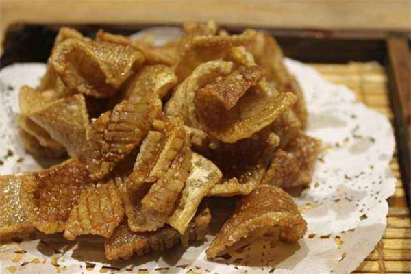 炸豬皮怎么泡發(fā) 炸豬皮油膩嗎 炸豬皮怎么泡發(fā) 炸豬皮油膩嗎