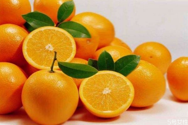 橙子有點(diǎn)苦能吃嗎 橙子營(yíng)養(yǎng)又健康的吃法 橙子有點(diǎn)苦能吃嗎 橙子營(yíng)養(yǎng)又健康的吃法