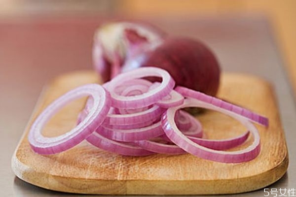 洋蔥有什么營養(yǎng)價值呢 吃洋蔥有什么好處呢 洋蔥有什么營養(yǎng)價值呢 吃洋蔥有什么好處呢