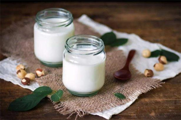 喝酸奶放屁多是好是壞 喝酸奶放屁多怎么回事 喝酸奶放屁多是好是壞 喝酸奶放屁多怎么回事