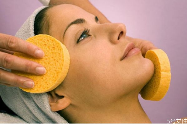 什么人不適合去角質(zhì) 去角質(zhì)注意事項(xiàng) 什么人不適合去角質(zhì) 去角質(zhì)注意事項(xiàng)