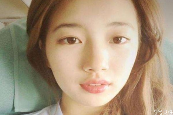 被求婚女生該說什么 被求婚應(yīng)該怎么回復(fù) 被求婚女生該說什么 被求婚應(yīng)該怎么回復(fù)