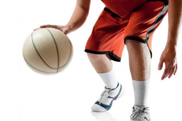 打籃球可以長個子嗎 打籃球的好處有什么呢 打籃球可以長個子嗎 打籃球的好處有什么呢
