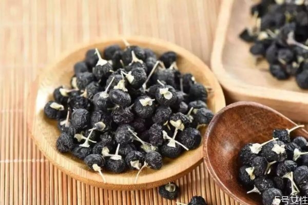 什么是黑枸杞呢 黑枸杞有什么作用呢 什么是黑枸杞呢 黑枸杞有什么作用呢