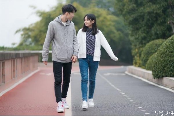 女人冷暴力的具體表現 女生冷暴力意味著什么 女人冷暴力的具體表現 女生冷暴力意味著什么