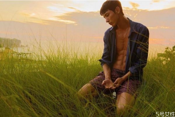 女人冷暴力的具體表現(xiàn) 女生冷暴力意味著什么 女人冷暴力的具體表現(xiàn) 女生冷暴力意味著什么