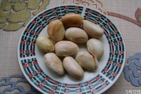 菠蘿蜜的核可以吃嗎 菠蘿蜜的核有什么作用呢 菠蘿蜜的核可以吃嗎 菠蘿蜜的核有什么作用呢