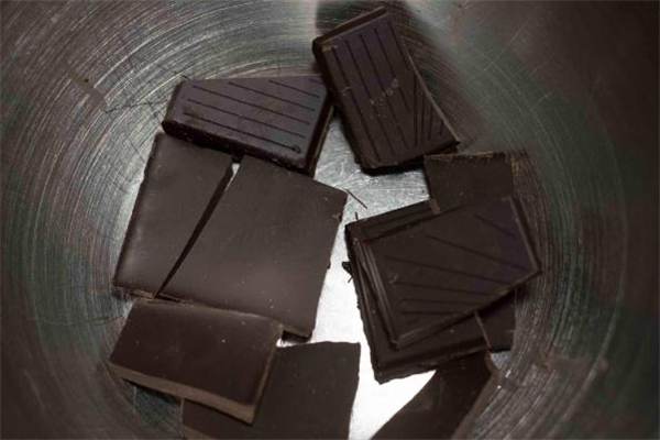 黑巧克力純度多少最好 吃黑巧克力的最佳時間 黑巧克力純度多少最好 吃黑巧克力的最佳時間