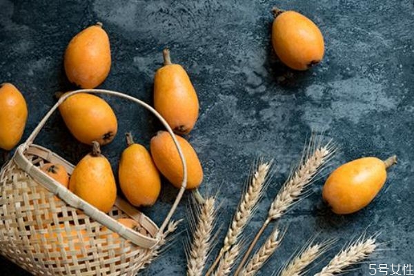 枇杷果能直接吃嗎 枇杷果怎么吃治咳嗽 枇杷果能直接吃嗎 枇杷果怎么吃治咳嗽