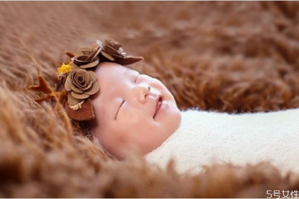 怎么樣給小孩取個好聽的名字 好聽有寓意的名字有哪些 怎么樣給小孩取個好聽的名字 好聽有寓意的名字有哪些