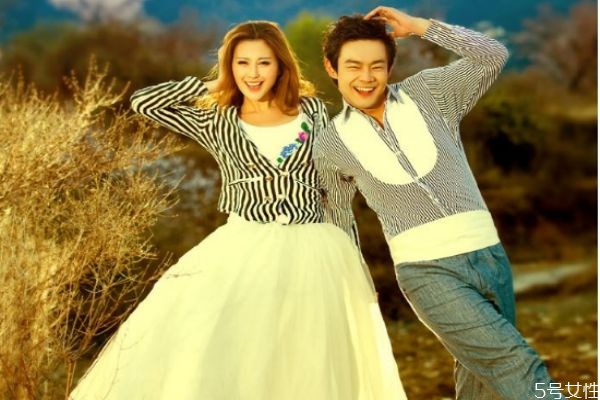 二婚給彩禮錢嗎 二婚禮金應(yīng)該怎么給 二婚給彩禮錢嗎 二婚禮金應(yīng)該怎么給