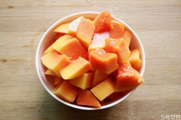 木瓜真的可以豐胸嗎 木瓜究竟有什么作用呢 木瓜真的可以豐胸嗎 木瓜究竟有什么作用呢