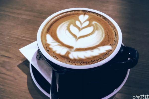 熱咖啡和冰咖啡優(yōu)勢(shì)區(qū)別呢 冰咖啡可以放多久呢 熱咖啡和冰咖啡優(yōu)勢(shì)區(qū)別呢 冰咖啡可以放多久呢